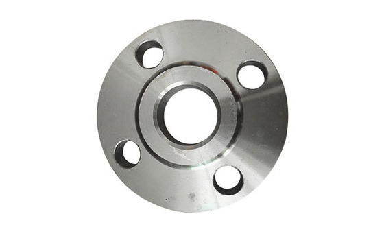 Bridas de acero aleado personalizables diseñadas para cumplir con especificaciones rigurosas para aplicaciones de petróleo, gas y procesamiento químico
