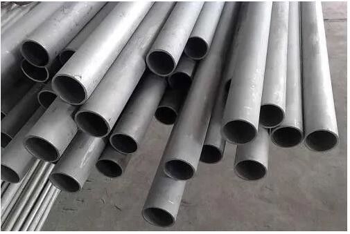 Tubo de acero sin costura con espesor de pared personalizado y resistencia a la corrosión para aplicaciones industriales de extremos lisos