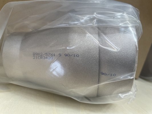 PESO del reductor de la estafa de BW de las colocaciones de la tubería de acero de la aleación 3,5 x 3 milímetros 6&quot; X 4&quot;   Reductor de Cuni 9010