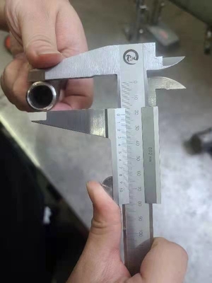 Niquele el codo 5" de LR SMLS de las colocaciones 90 de la tubería de acero de la aleación   Colocación de la soldadura a tope del STD Monel 400