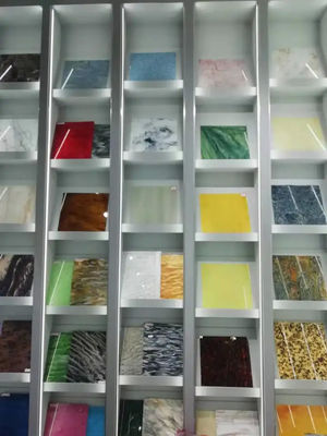 Hoja de acrílico fundido resistente a los rayos UV GB/T 7134 Hoja de acrílico fundido de ancho personalizado estándar para exhibición