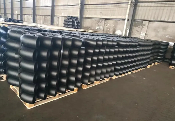 Codo inconsútil del negro del grado LR DN120 Sch160 de las colocaciones de la tubería de acero de la aleación de ASTM A234 WP5 90