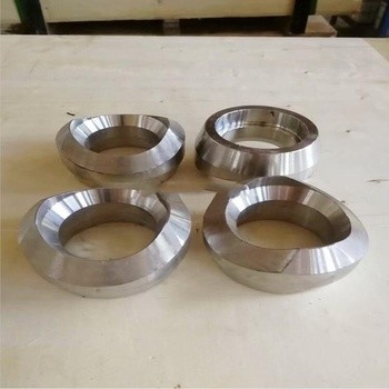 Colocaciones forjadas de la tubería de acero de Threadolet que sueldan con autógena ASTM A182 F304 2" 3000#