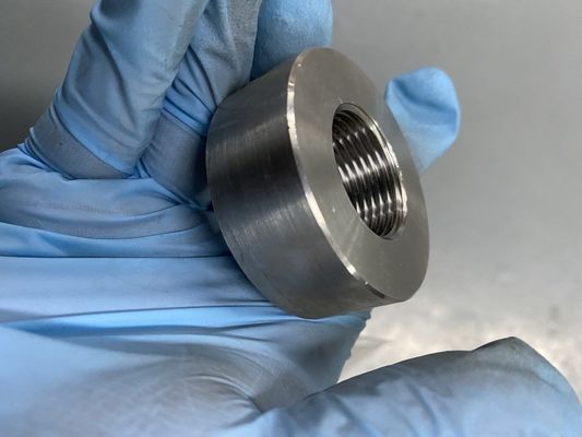 Fittings de tuberías sin costura de acero de aleación ASTM A234 Codo pintado de negro Tees Reducidores Caps