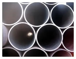 PIPE DE AÇO INTEGRAL Se utiliza para el transporte de líquidos a baja presión, como agua, gas y petróleo; construcción y tuberías
