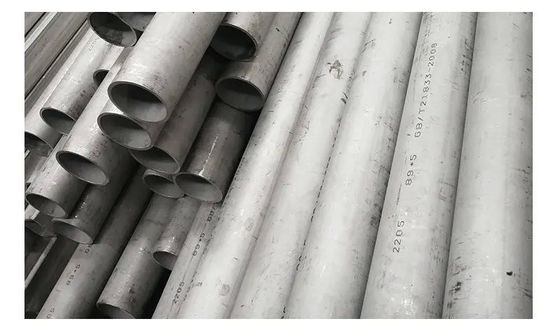 Tubos de acero al carbono A790 de espesor Sch10-sch160 utilizados en aplicaciones de petróleo y gas que brindan un rendimiento robusto bajo alta presión