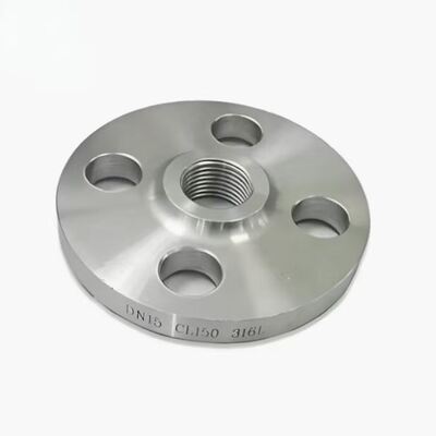 Bridas de acero aleado personalizables diseñadas para cumplir con especificaciones rigurosas para aplicaciones de petróleo, gas y procesamiento químico