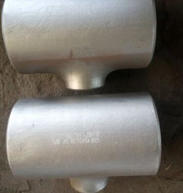 Tubo forjado inoxidable de la soldadura a tope de las colocaciones ASME B16.11 de la tubería de acero del duplex 32750 que reduce la camiseta